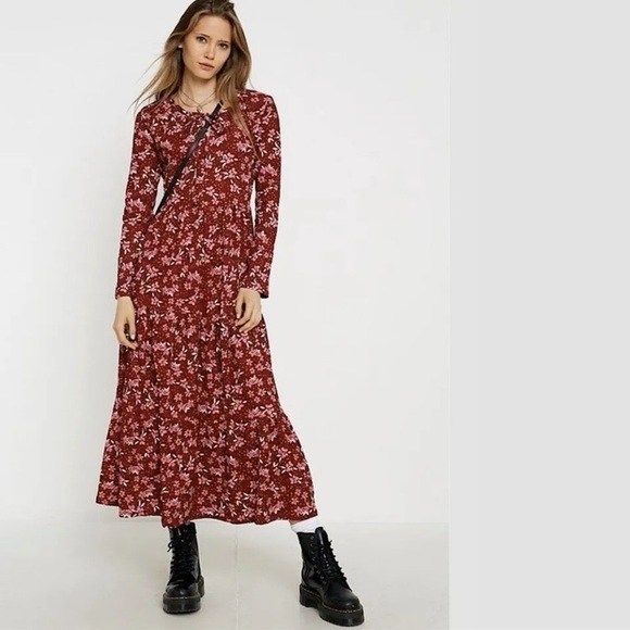 FREE PEOPLE Tiers Of Joy Plum Floral Print Maxi Size: XS Color: Plum - Picture 1 of 13